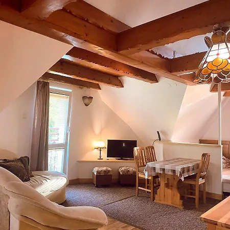 Cecylia Apartmán *